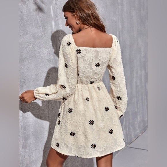 Woman’s S Dress - Picture 2 of 6